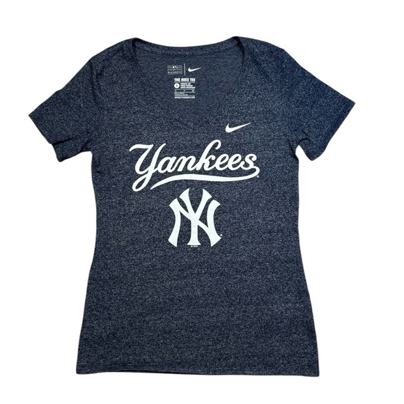 Nike Yankees Blue T-Shirt Women’s Small MLB New York Baseball Tee - Picture 1 of 5